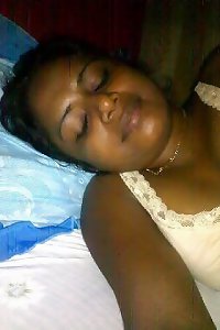 Srilankan Sandiya Kumari Gelioya dame nude pics